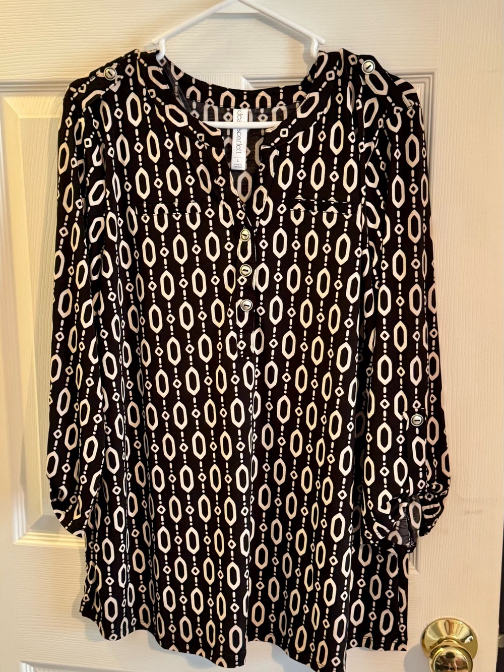 Dear Scarlett Black and White Geometric Print Top
